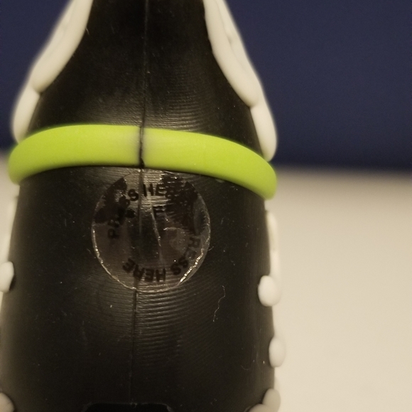 SOLD!!! Rare Bath & Body Works GITD Howling Skeleton Dog Pocketbac Holder - Picture 4 of 6